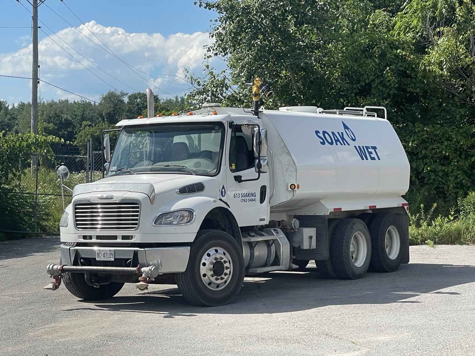 Soak N Wet truck on a rural road near Carleton Place